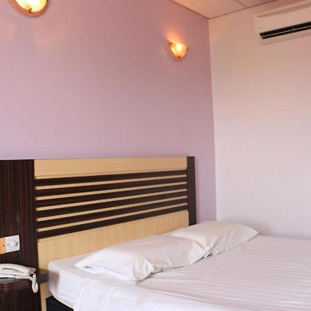 Hotel Lam Seng Pantai Remis Eksteriør billede